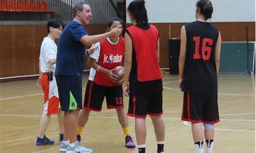 小篮球教练员培训内容-中小学篮球教练培训