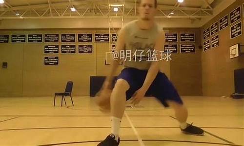 篮球左手胯下运球教学-胯下运球左手总是运不回来