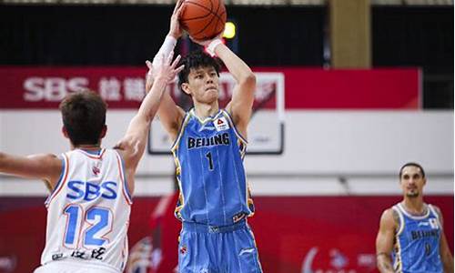 篮球三人裁判cba-篮球三人裁判犯规跑位图解