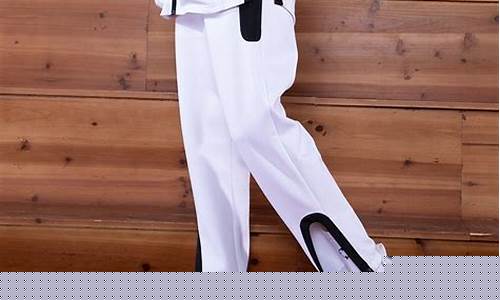 篮球服宽松的热身服-篮球衣紧身的好还是宽松的好