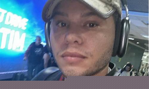c罗欧冠的领奖典礼-c罗冠军奖杯