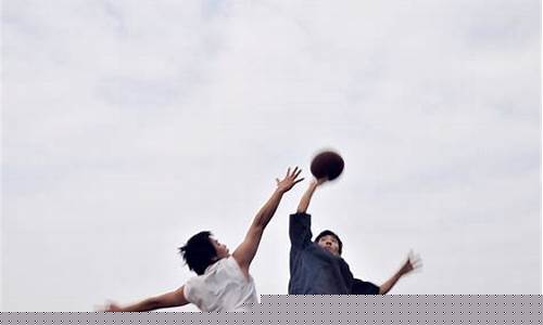 打篮球小动作掐人-篮球打人视频