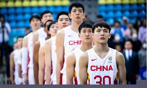 中国的篮球和足球-中国足球与篮球