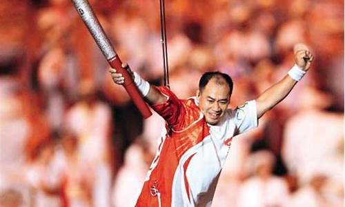 李宁参加奥运会运动装黑白色-李宁参加的奥运会